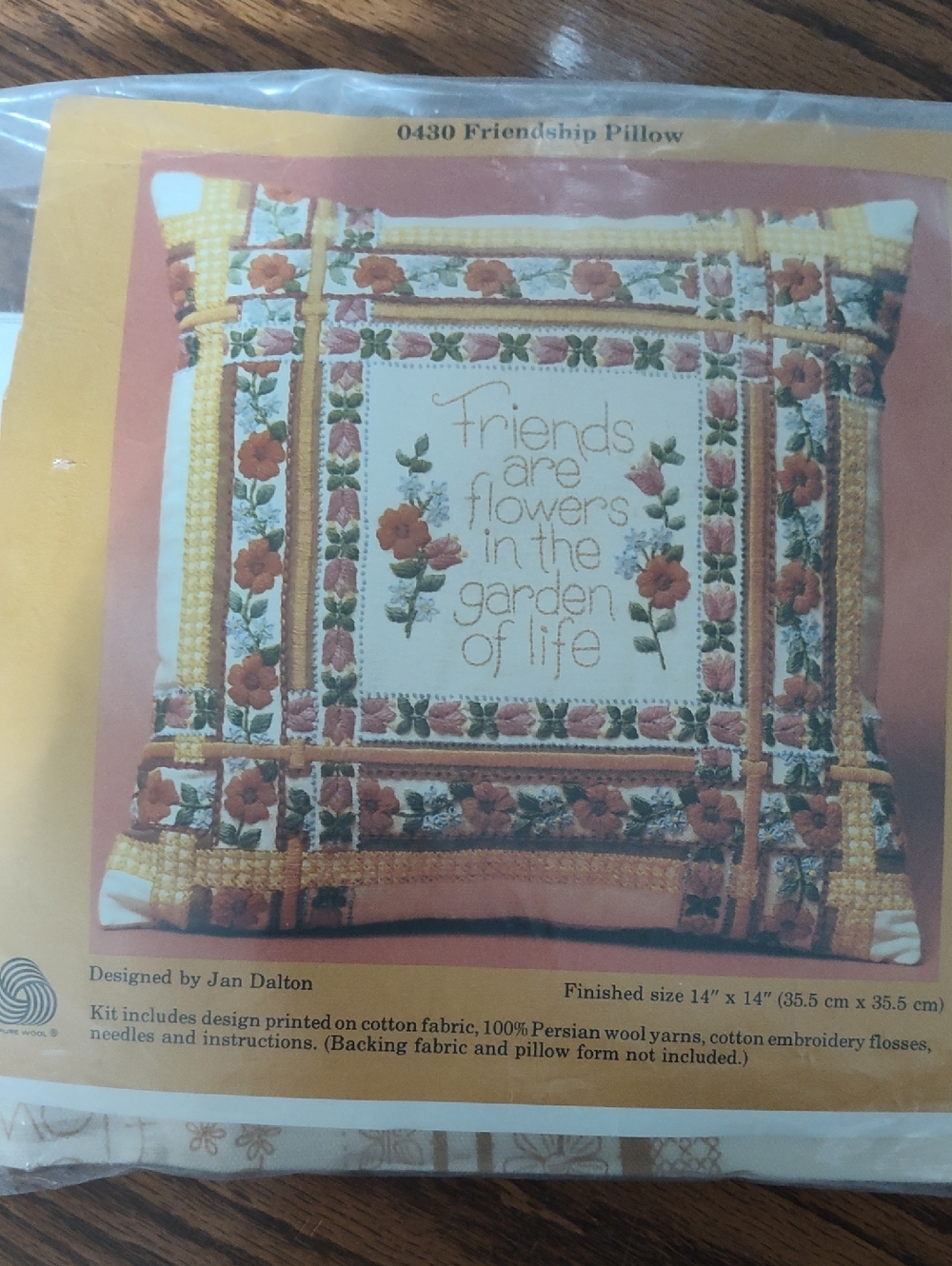 Vintage Creative Circle Friendship Floral Crewel Embroidery Pillow Kit #0430